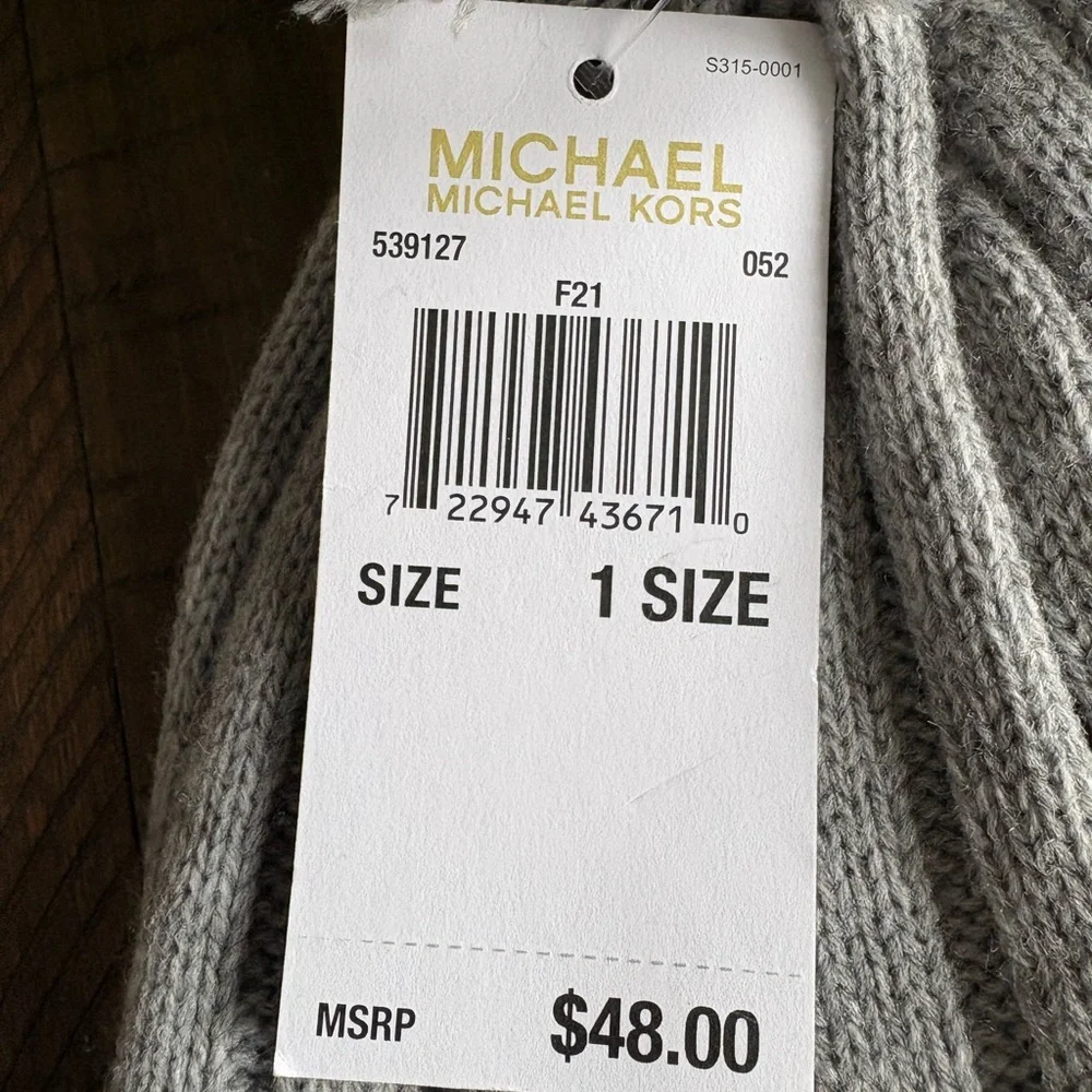 NWT Michael Kors Gray Silver Ribbed Hat Pom Beanie Warm Chic Ski‎ Snow